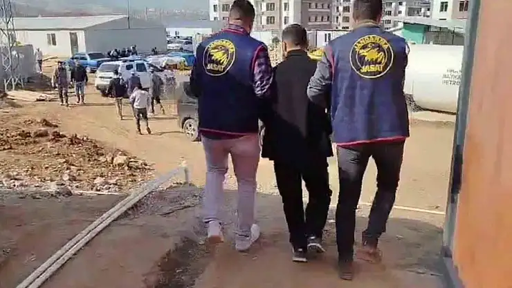 Muş'ta firari hükümlü jandarma operasyonuyla yakalandı, 6 yıl 8 ay hapsi var