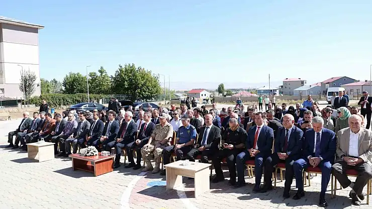 Muş'ta İlköğretim Haftası Coşkuyla Kutlandı, Vali Çakır Geleceğin Teminatı Öğrencilere Seslendi