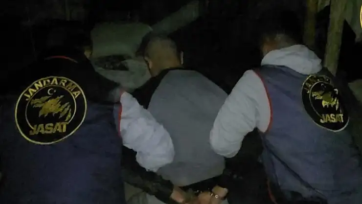 Muş'ta JASAT Operasyonunda İki Hükümlü Yakalandı, Cezaevi Yolcusu Oldular