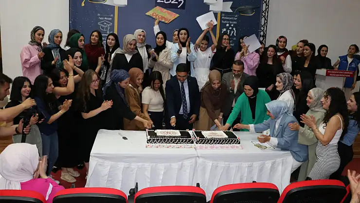 Muş'ta Öğrenci Yurtlarında Mezuniyet Coşkusu