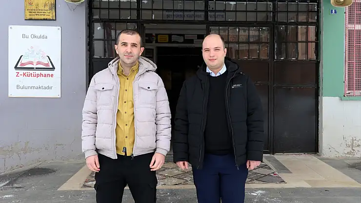 Muş'ta öğretmenler tatilde memlekete gitmek yerine okulun kütüphanesini yenilediler