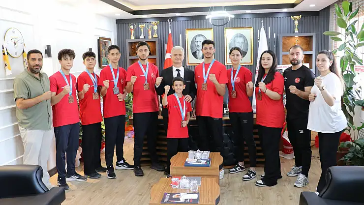Muş'ta Türkiye Karate Premier Ligi Erdoğan Bayram Muş Etabı Başarılı Sporcuları Ödüllendirildi