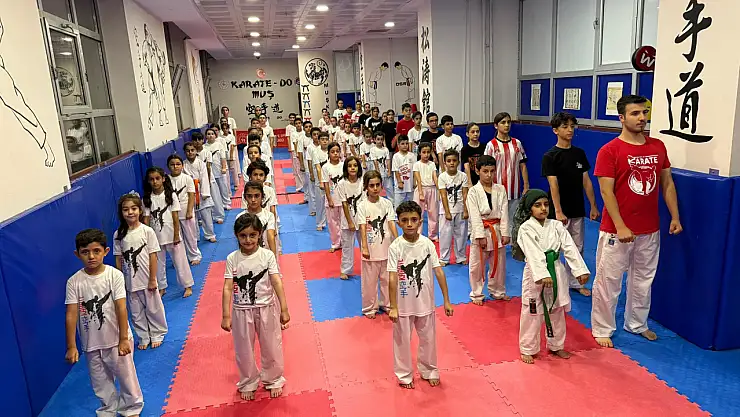 Muş'ta Yeni Spor Salonu ve Karate Antrenmanları Hız Kesmeden Devam Ediyor
