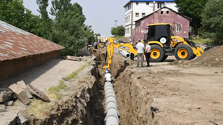 Muş'ta Yeni Yağmur Suyu Hattı: Altyapı Çalışmaları Sel Riskini Azaltmayı Hedefliyor