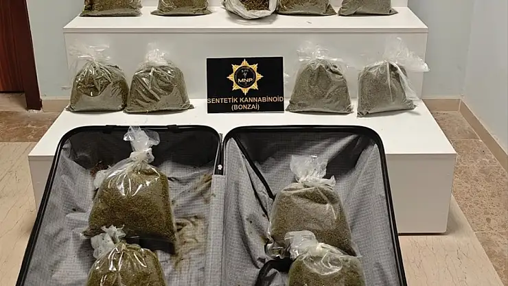 Muş'ta yolcu otobüsünde 16 kilo uyuşturucu yakalandı