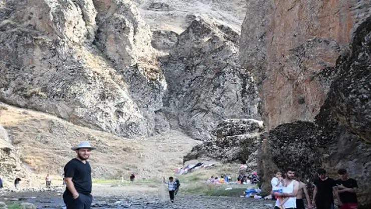 Muş'un Keşfedilmeyi Bekleyen Göz Alıcı Mekanları