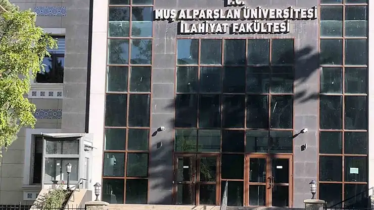 Muş Üniversitesi'nde Engelli Asansörü Çalışmıyor, Bireyler Merdivenlere Mahkum Kalıyor