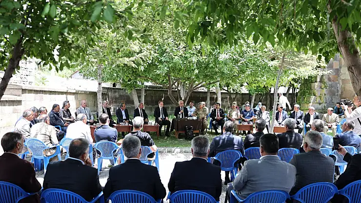 Muş Valisi Avni Çakır'dan Bulanık'ta Esenlik Köyüne Ziyaret