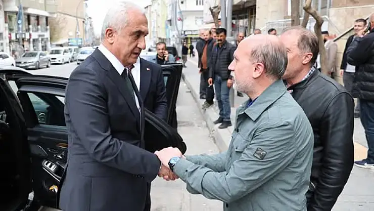 Muş Valisi Avni Çakır'dan Esnaf Medeni Yıldırım'a Taziye Ziyareti