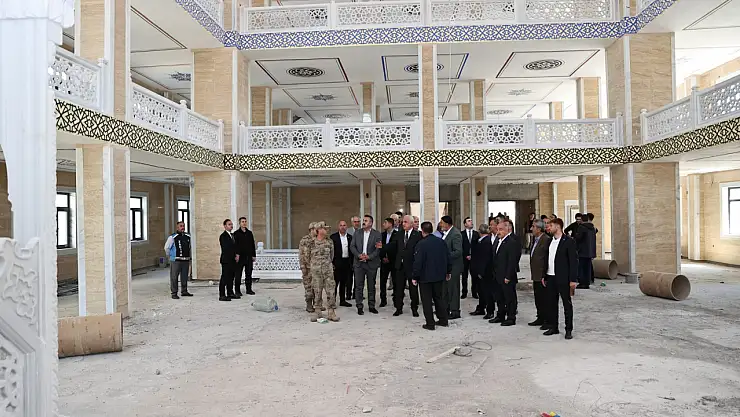 Muş Valisi Avni Çakır,Hasköy Şeyh Muhammed Kazım Camii İnşaatını İnceledi