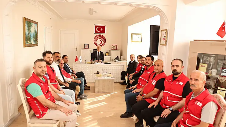 Muş Valisi Avni Çakır, Türk Kızılayı'nın 157. Kuruluş Yıl Dönümünde Yeni Yönetimi Ziyaret Etti