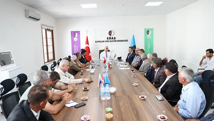 Muş Valisi muhtarlarla buluşarak yerel sorunları dinledi ve çözüm önerilerini tartıştı