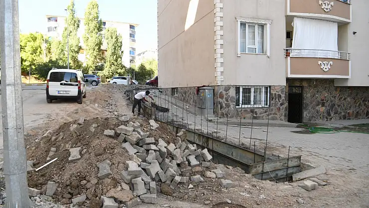 Muş Yeni Mahalle'de Yol Genişletme Çalışmalarıyla Ulaşım Konforu Artıyor