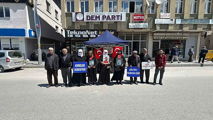 Muşlu Aileler Evlat Hasretiyle Nöbet Tutuyor