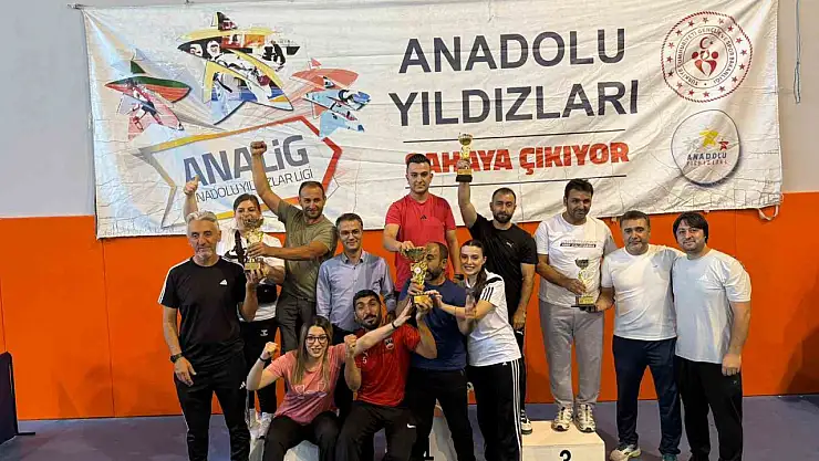 Muşlu karateciler Anadolu Yıldızlar Ligi'nde tarihi başarı elde etti!