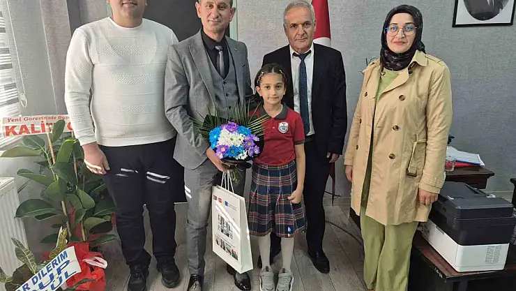 Muşlu minik yüzücü Hüma Daşdemir, Türkiye rekoru kırarak ödüllendirildi