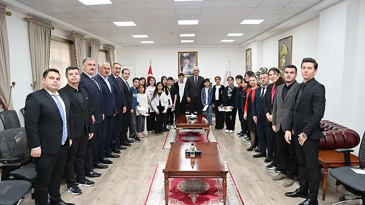 Muşlu Öğrencilerden TÜBİTAK Başarısı: Vali Avni Çakır'dan Tebrik ve Destek