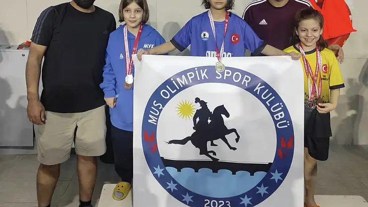 Muşlu Yüzücüler Malatya'da Madalyaya Doymadı