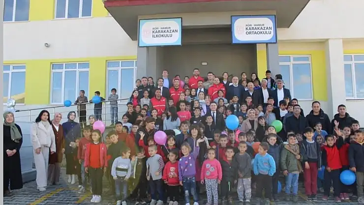 'Mutlu et, mutlu ol' projesi okulda bayram havası estirdi