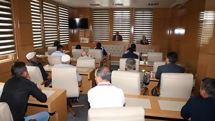 Narman Belediyesi, halkla iletişimi güçlendiren sürekli toplantılar düzenliyor