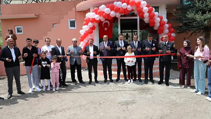 Narman'da AKMER Halı Saha Hizmete Açıldı