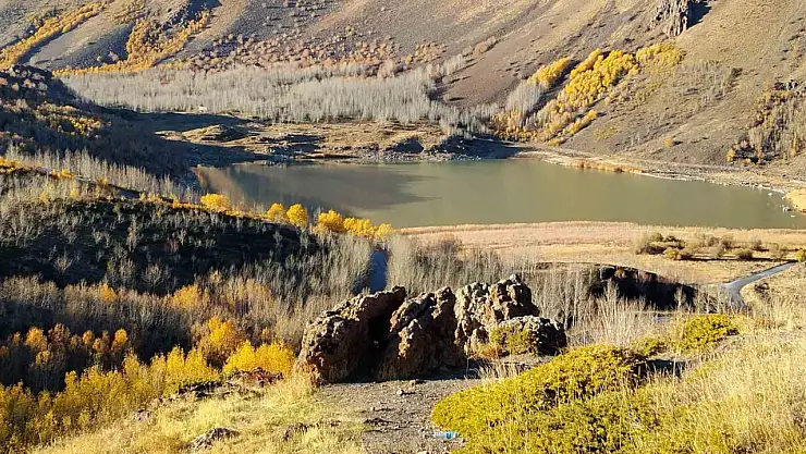 Nemrut Kalderası, Sonbaharın Renkleriyle Ziyaretçilerini Ağırlıyor