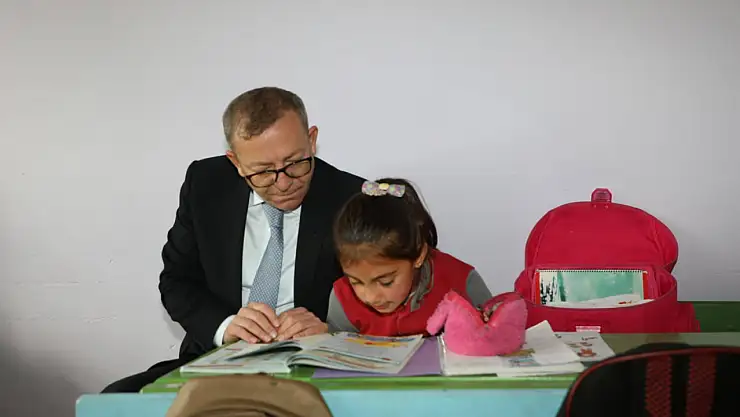 Öğrencilerle Bir Araya Gelen Vali Polat, Eğitim ve Spor Etkinliklerine Katıldı