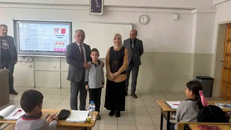 Öğretmen Asuman Keskin'den kahramanlık: Boğulma tehlikesindeki öğrenciyi kurtardı!