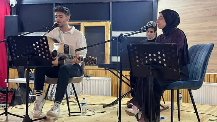 Oltu Belediyesi'nden Gençlere Ücretsiz Akustik Konser