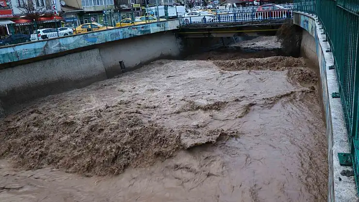 Oltu Çayı'nda tehlike yükseliş