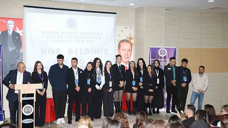 Oltu'da Kariyer Paneli: Mezunlar Gençlere Yol Gösterdi