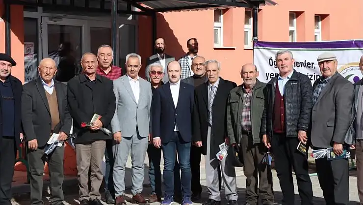 Oltu'da Öğretmenler Günü Etkinliği: Emekli Öğretmenlere Anlamlı Kahvaltı