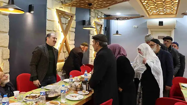 Oltu Kaymakamı Çelik, 65 yaş üstü vatandaşlarla iftarda buluştu