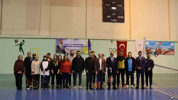 Oltu'nun kurtuluş coşkusuna tenis damgası