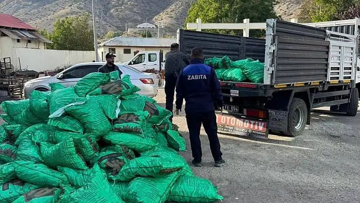 Olur'da camilere kışlık kömür desteği