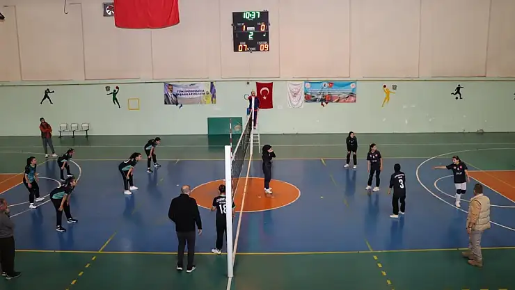 Ortaokul Kızlar Voleybol Finali Büyük Heyecanla Tamamlandı