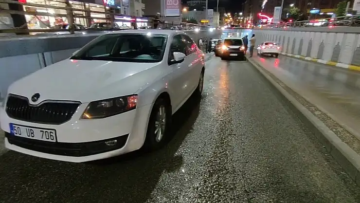 Köprülü Kavşakta Feci Zincirleme Trafik Kazası: Birçok Araç Birbirine Girdi