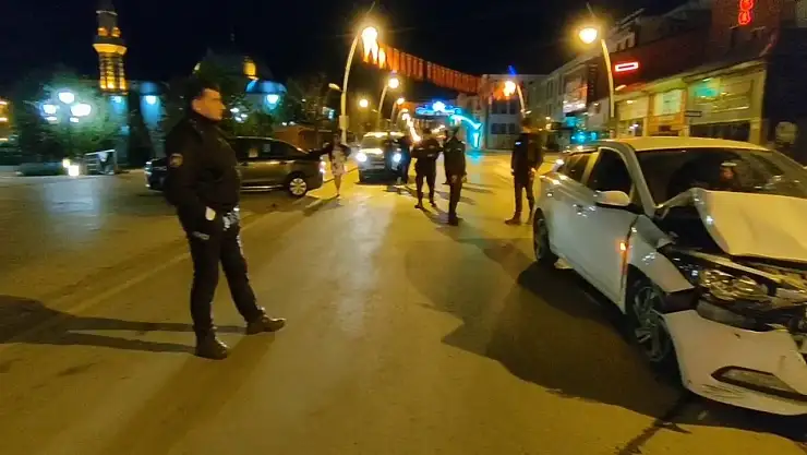 Otomobildeki Tartışma, Kazayla Sonuçlandı!