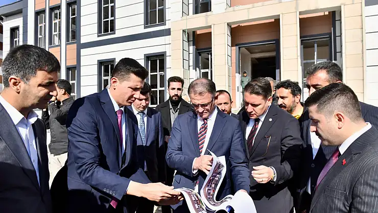 Özalp Hükümet Konağı Hızla Tamamlanıyor