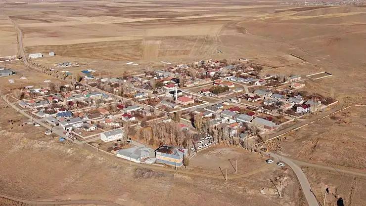 Özalp'ta Sonbahar: Kartpostal Gibi Manzara ve Mimari Miras