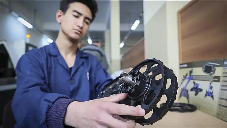 Özel mesleki teknik liselerde eğitim desteği tutarı yükseltildi