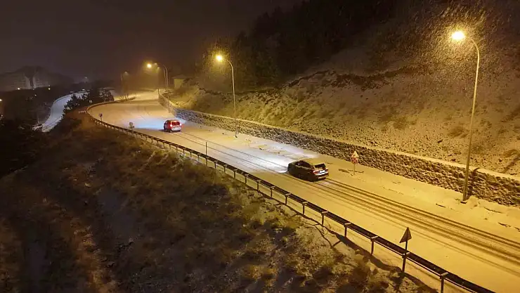 Palandöken'de Kar Sevinci: Sezon Hazırlıkları Sürüyor, Dağlar Beyazlaştı!