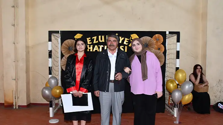 Patnos Kiptaş Ortaokulu mezunlarını uğurladı