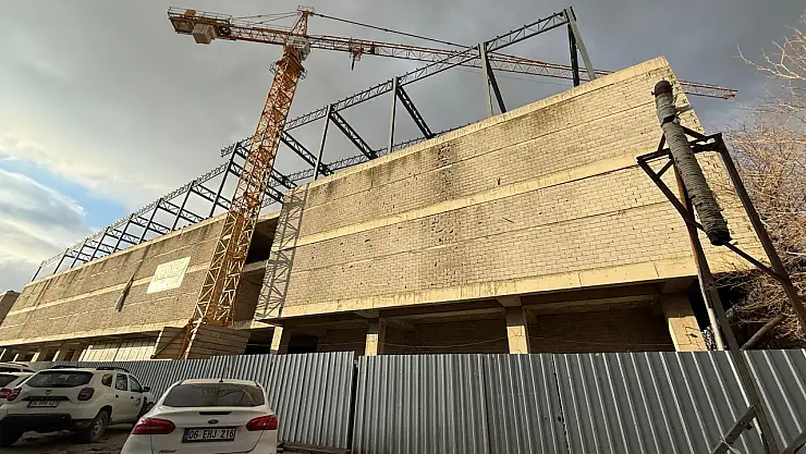 Patnos Life AVM inşaatı devam ediyor