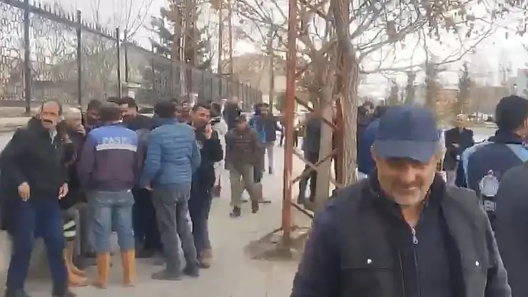 Patnos'ta belediye işçileri isyanda maaş krizi büyüyor!