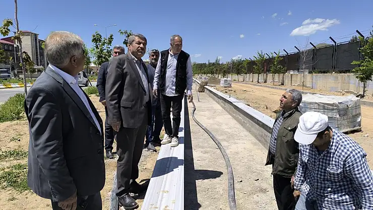 Patnos'ta çevre düzenleme çalışmaları sürüyor