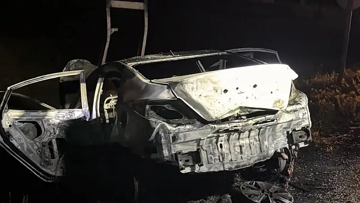 Patnos'ta dehşet anları: Araç alev aldı gençler hastaneye kaldırıldı