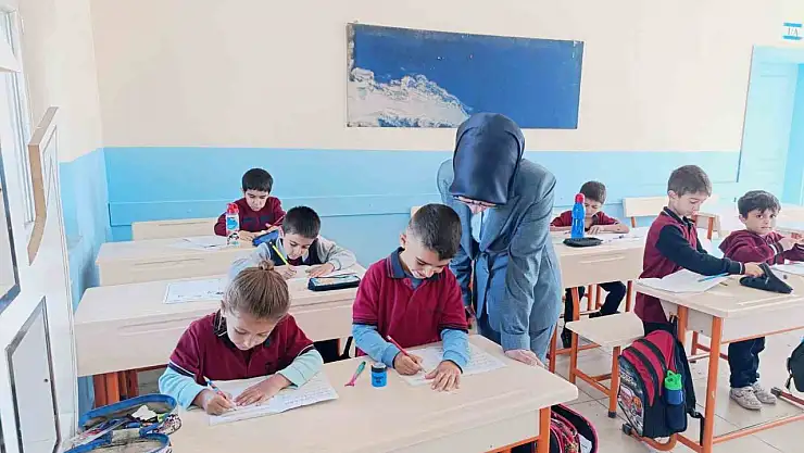Patnos'ta eğitimde motivasyon ve verimlilik için müdürden ziyaret