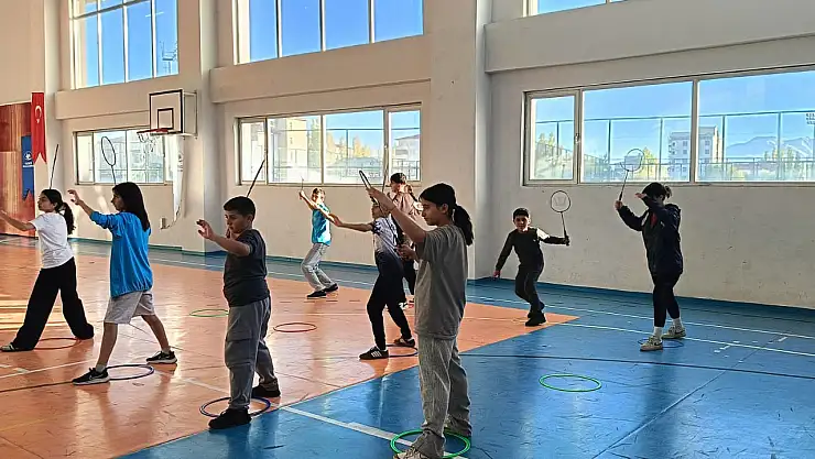 Patnos'ta gençler spora ve sanata doyuyor