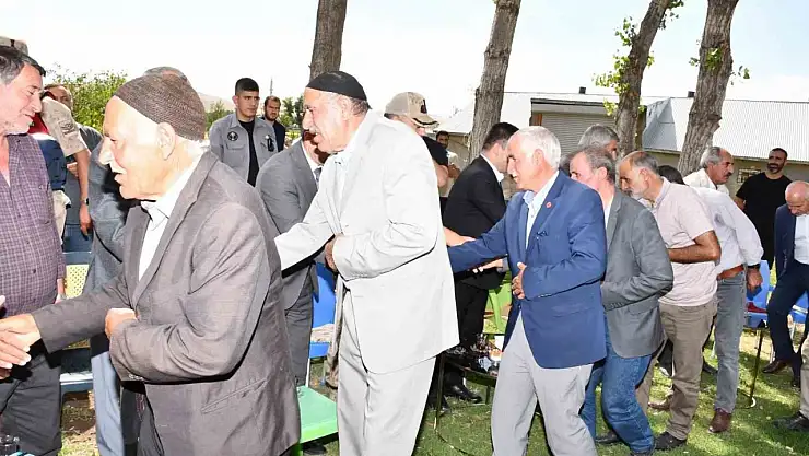 Patnos'ta örnek buluşma: Yılların husumeti son buldu